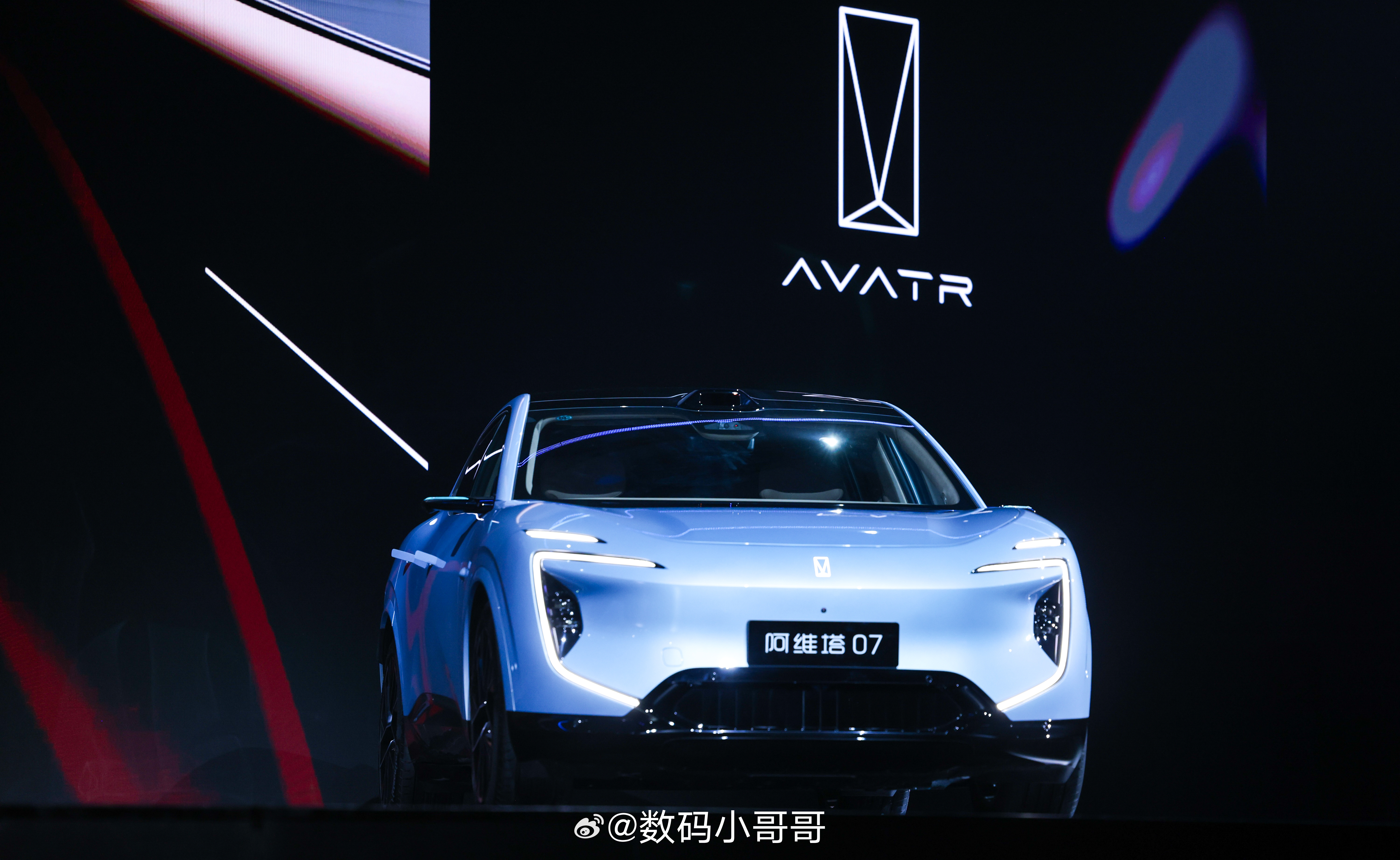 在新能源SUV竞争进入深水区后，“真豪华”已成为检验品牌的关键尺度。阿维塔07 