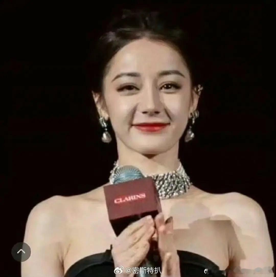 热巴生图挺好的就是法令纹好重啊 ​​​