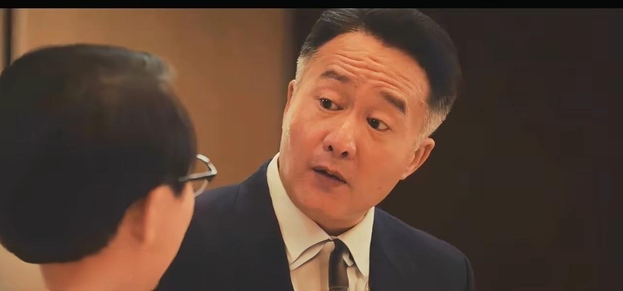 追剧至第10集，更新的剧情让人触目惊心，国防科技导弹专家竟然做出如此不耻之事。我