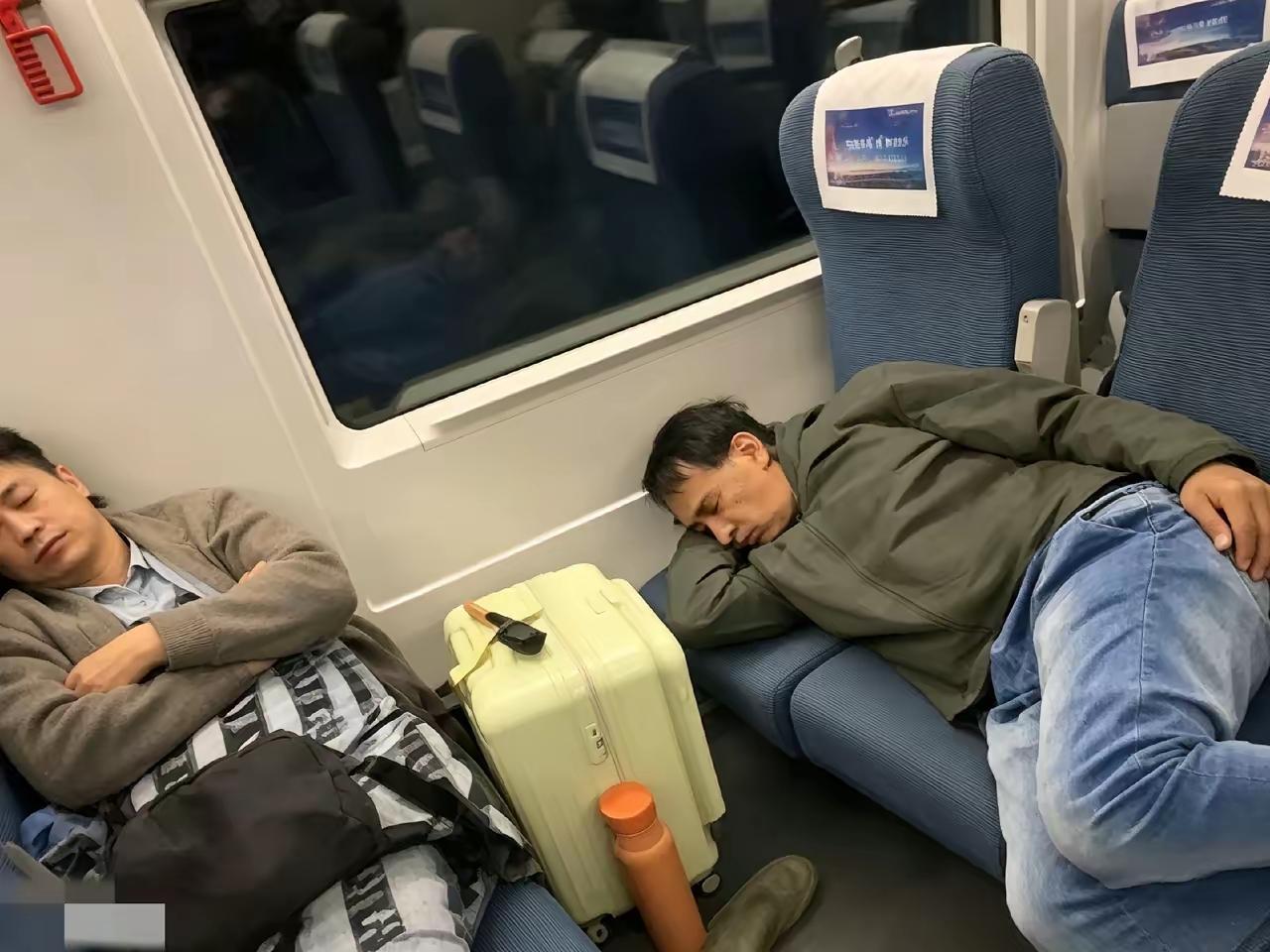 这份数据摆在这儿，看得人心里发紧。2026年头五个月，咱们驻印使领馆核发的赴华签
