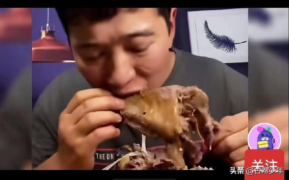 此类吃播，老夫从来极端鄙视，你呢？

不知从何时起，网络上兴起了一批吃播。
 