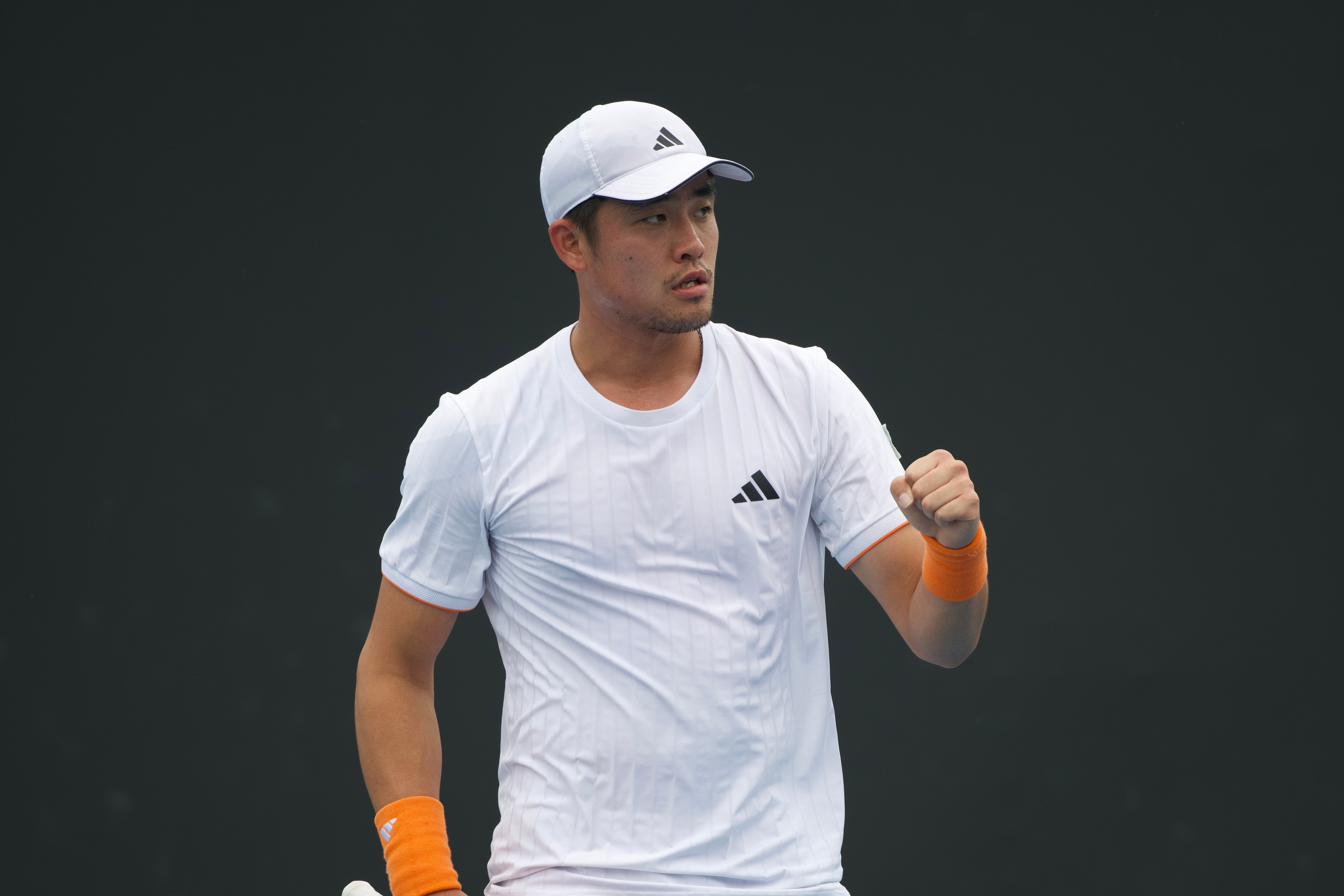 吴易昺突围成功！澳网2026 男单资格赛决胜轮，吴易昺以6-3/6-2横扫博耶，