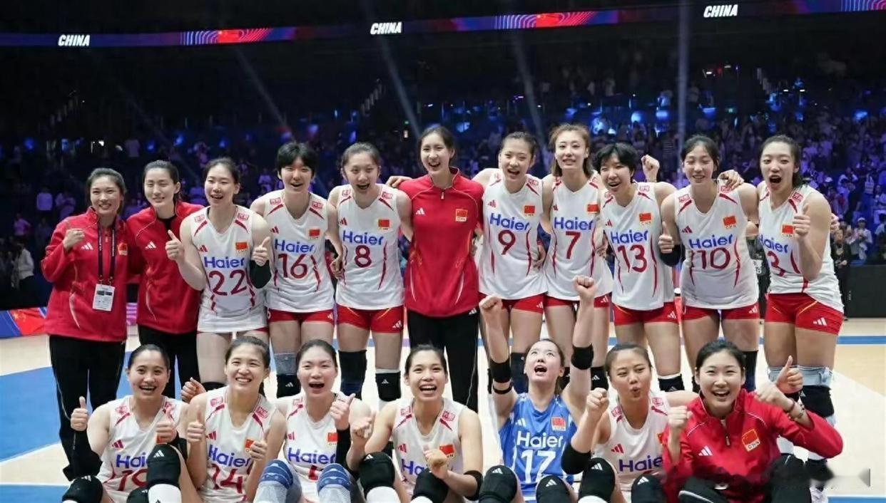 意外之喜！顶住压力逆境翻盘：分站赛六胜六负、排名第九的中国女排，首局以15:25