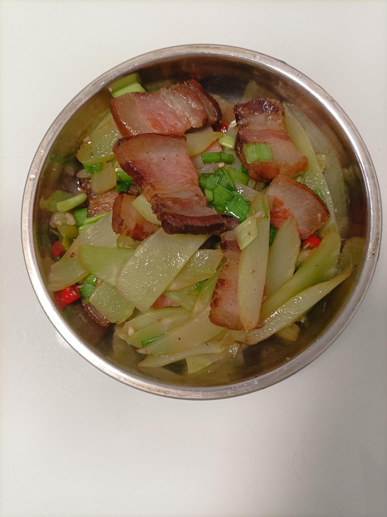 (10)周末美食:今天晚上又是儿子做的菜，儿媳妇回河北衡水娘家了，孙子在广州上大