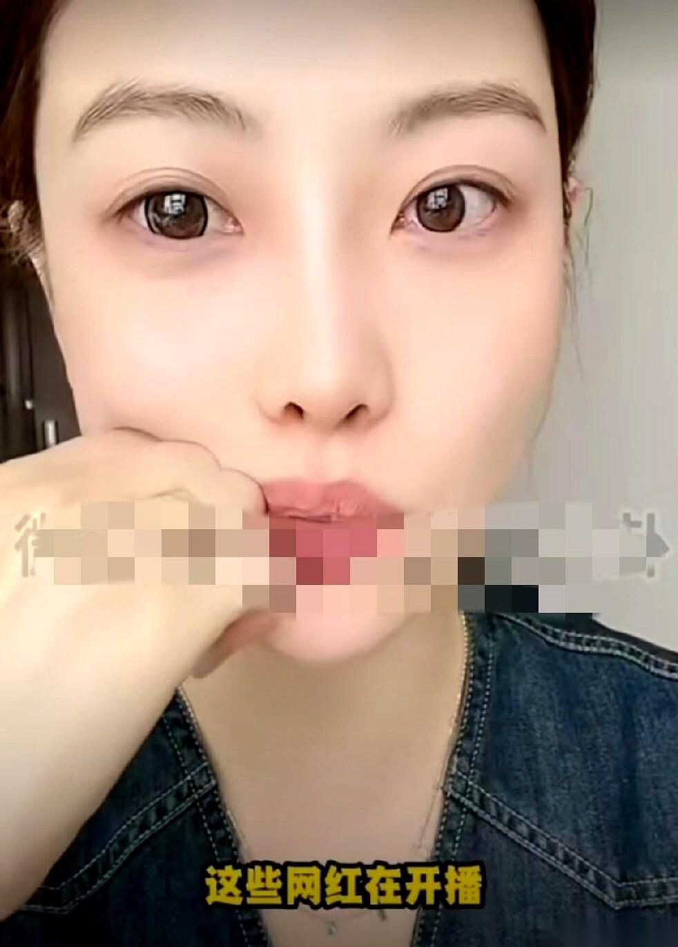 10分钟的路，我硬生生在车里憋了一个多小时。
车窗外全是举着手机、两眼放光往死里