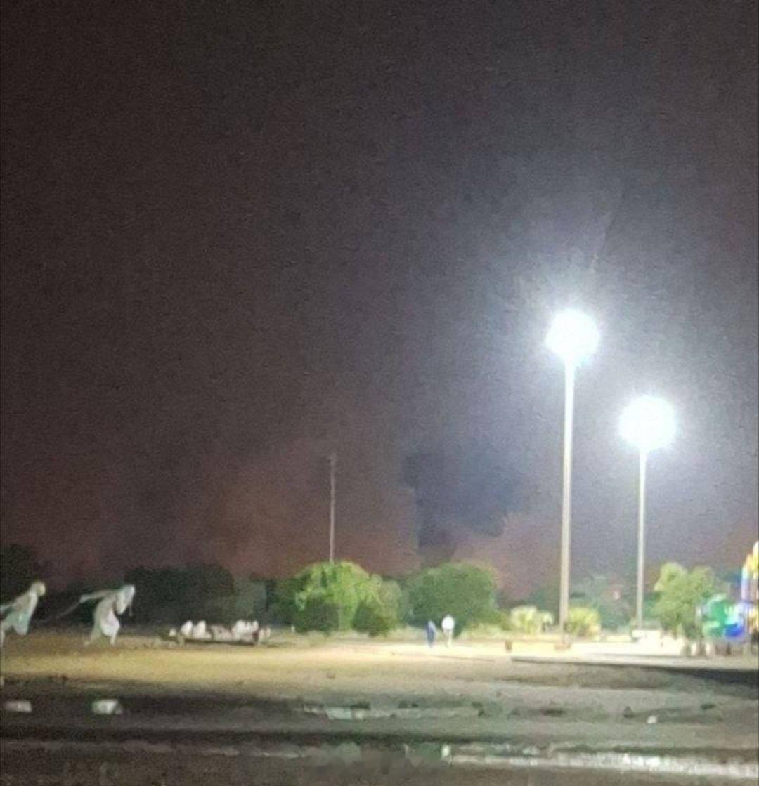 美军对伊朗新一轮袭击当地时间今天凌晨，伊朗霍尔木兹甘省的阿巴斯港、锡里克、贾斯克