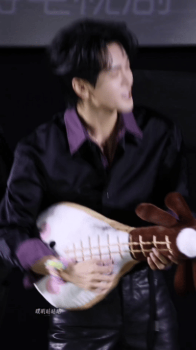 曾舜晞追剧团唱粤语歌了曾舜晞追剧团又唱又跳曾舜晞追剧团唱粤语歌了！！哈哈哈哈好活