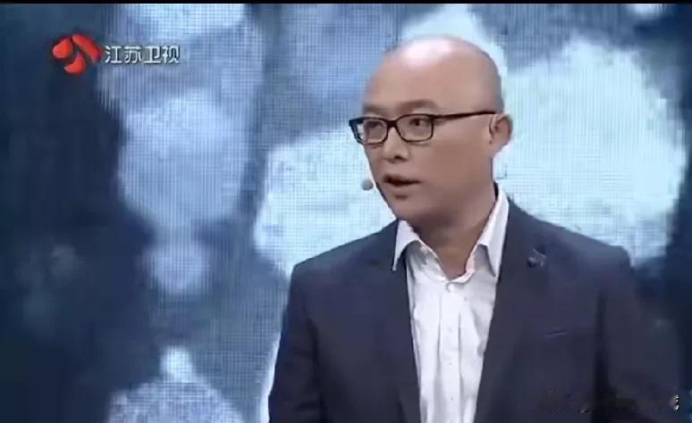 孟非！
现年53岁
江苏卫视最著名的主持人
因主持《非诚勿扰》
而红遍中国！[比