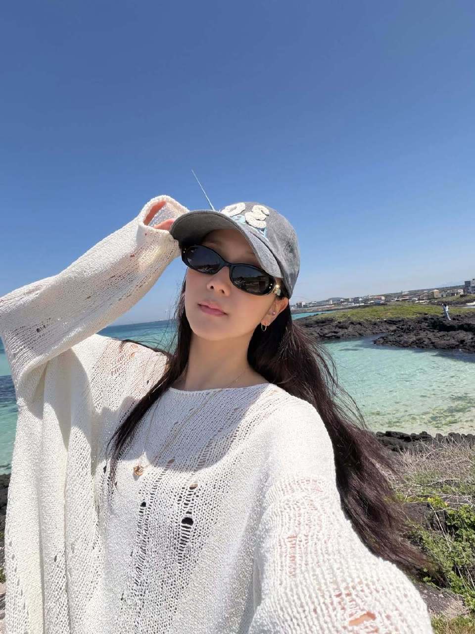 JISOO这张照片在X上又火起来了女神的随便一张照片 都能再掀热议一起期待一下此