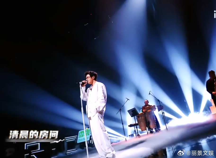 王一珩夏地夏地舞台听觉双重享受王一珩夏地夏地舞台后劲十足，轻快唱腔情绪饱满，视听
