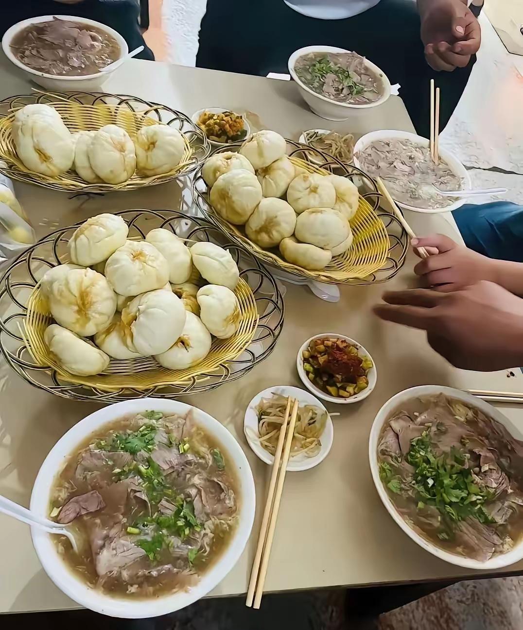 猜一下这是早餐还是午餐