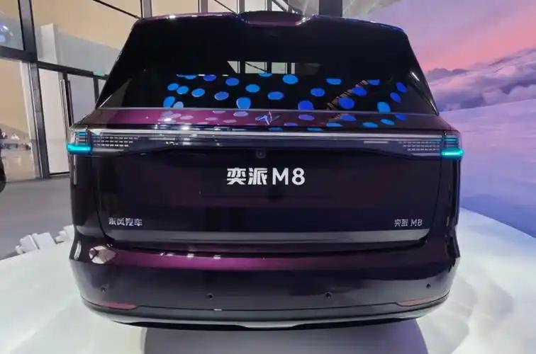2026年8月21日，第二十九届成都国际汽车展览会正式拉开帷幕。

奕派M8，是