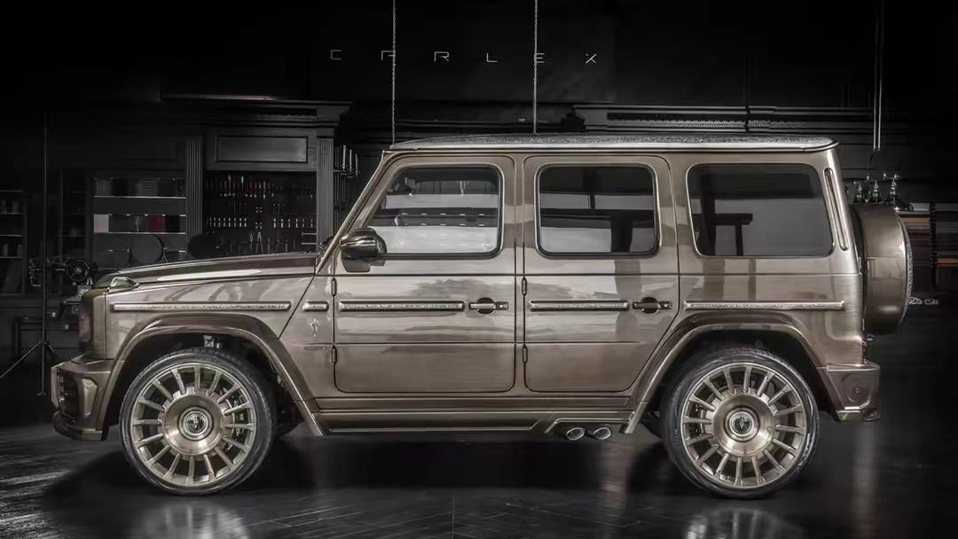 梅赛德斯 AMG G 63 一款极具魅力和高性能的豪华越野车。它拥有独特而硬朗的