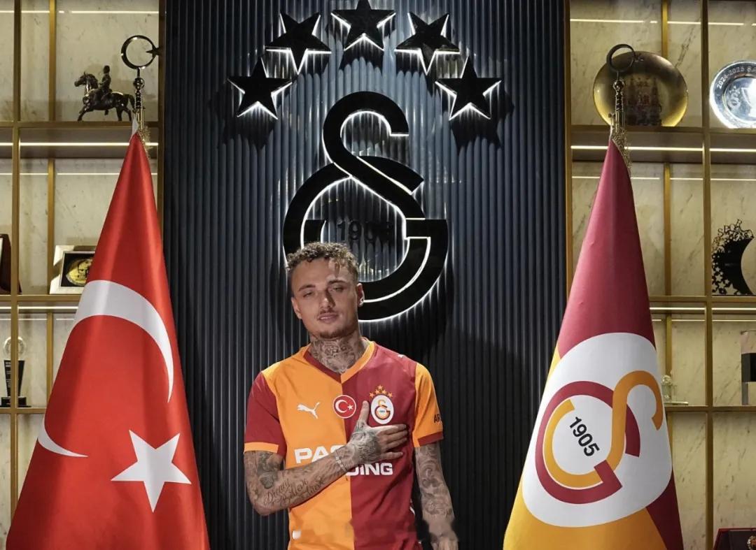 足球转会新闻 官方：加拉塔萨雷确认从那不勒斯租借签下了诺阿-朗。这笔交易的租借费