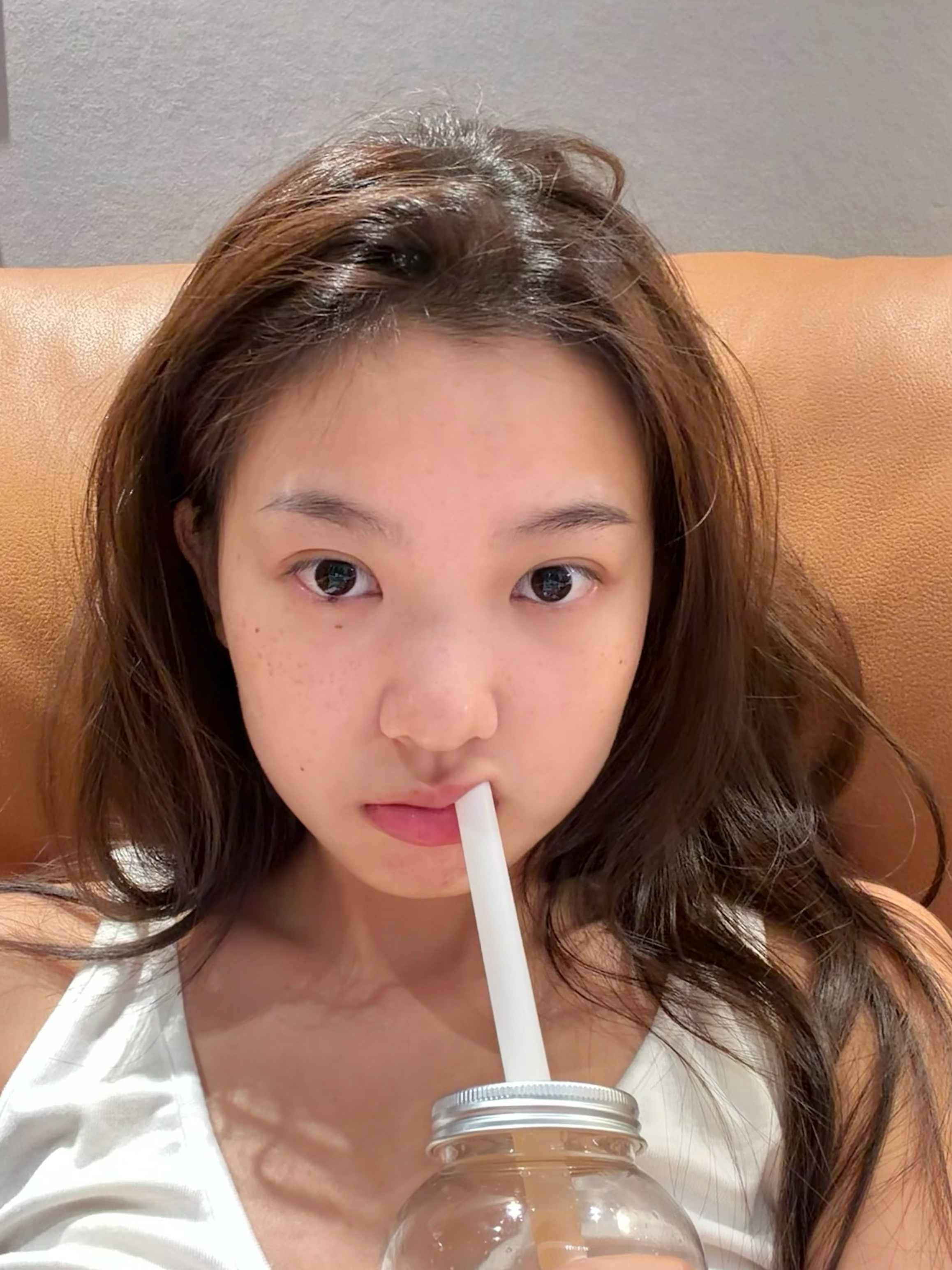 旅游完回到家，人就会变得宅一点什么辣的甜的都吃上！皮肤也得好好护理跟上才行~最近
