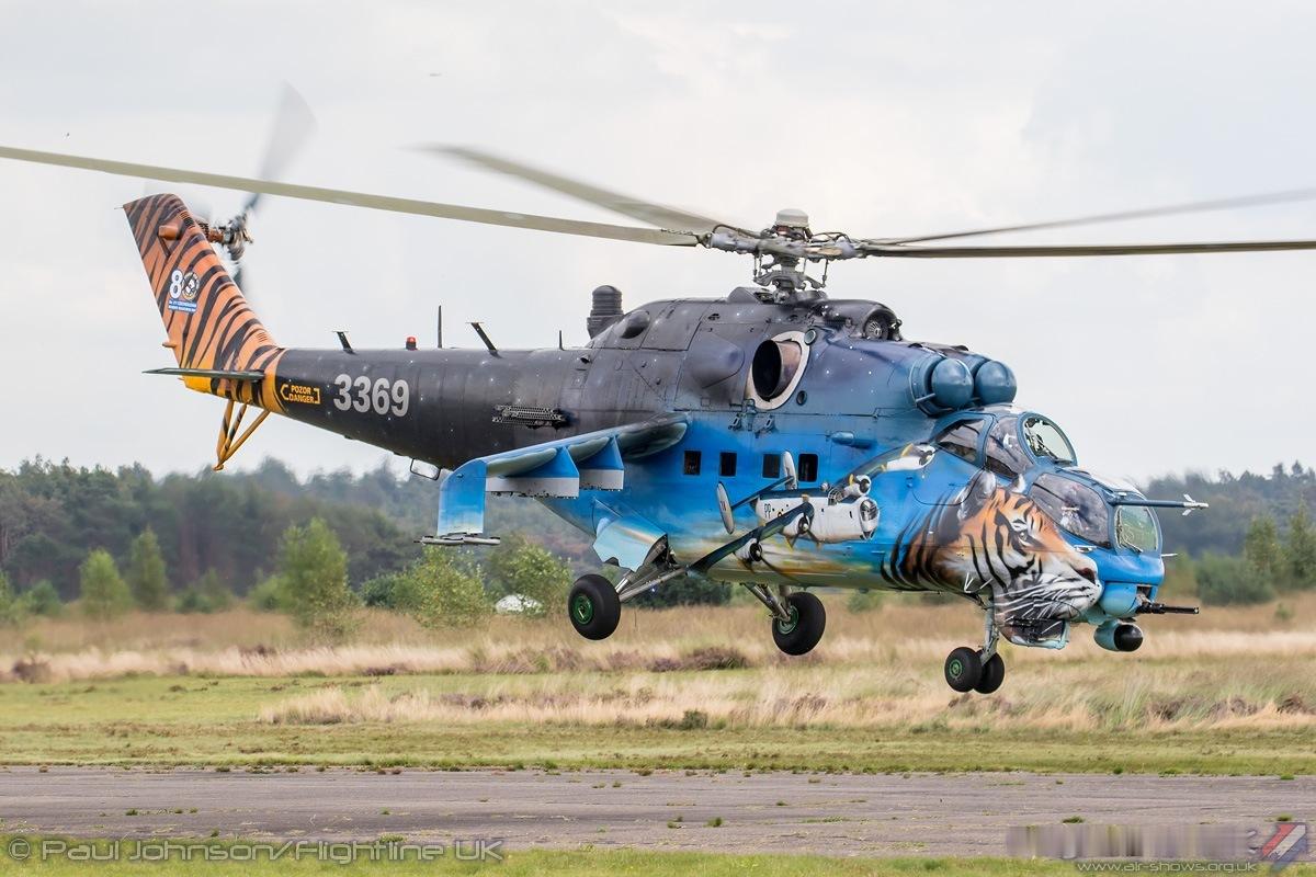 每次北约的“老虎会”（NATO Tiger Meet)与随后的“纹身会”(The