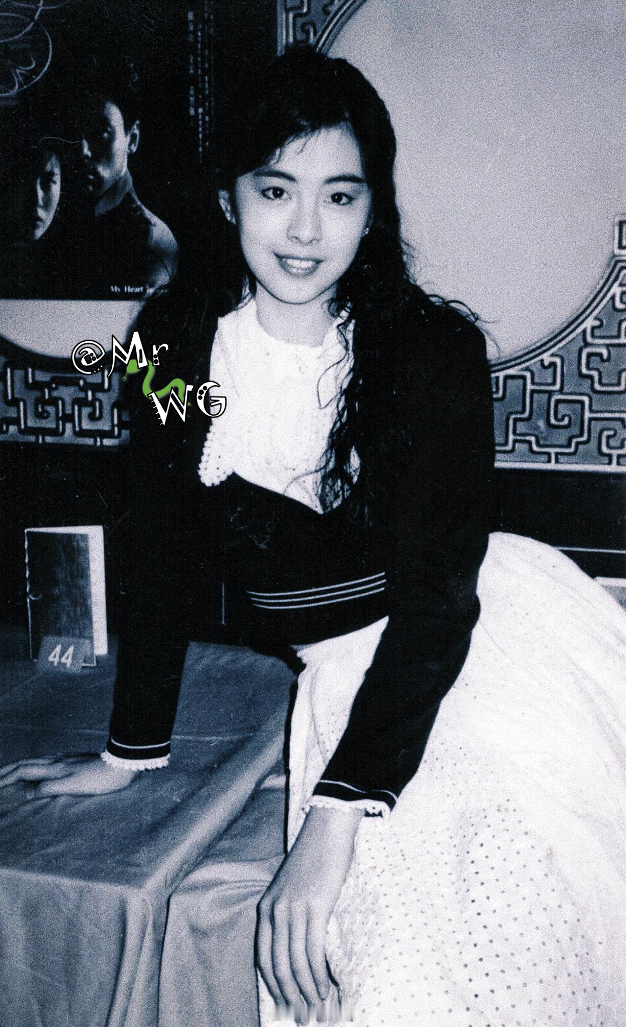王祖贤[超话]独家扫描 清美出尘的小公主💖——1989年，王祖贤出席和谭家明导