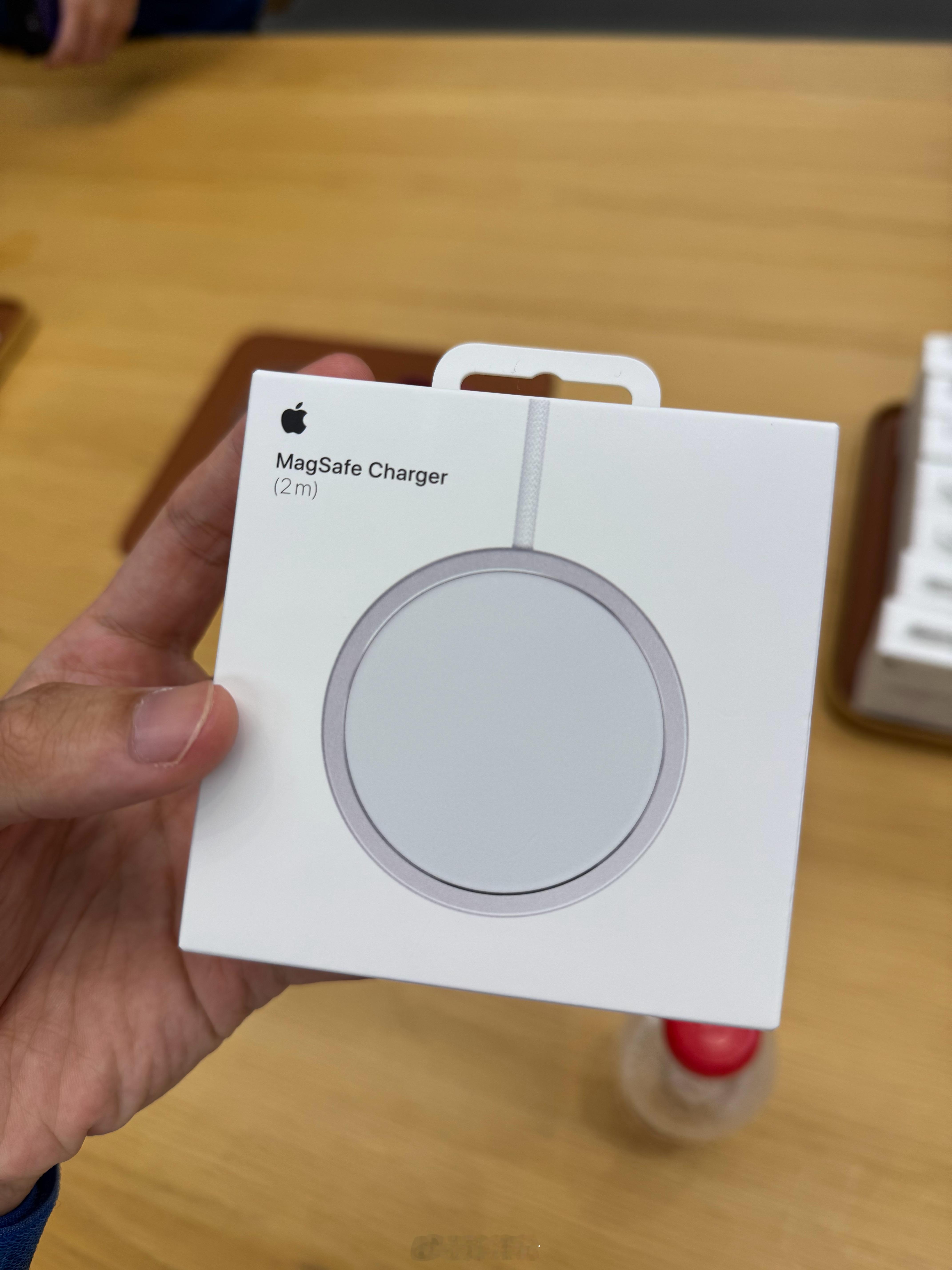 港版25w Magsafe回内地顺利激活iPhone16Pro用的港版（也有小伙