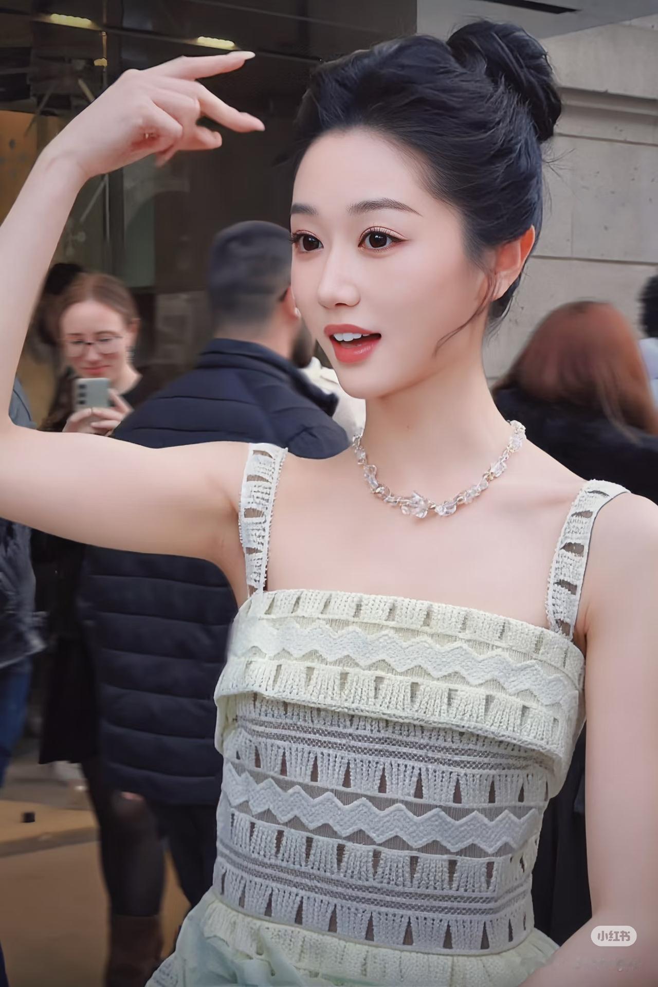 看了岳雨婷最新的采访， 特地去查了一下 感觉她讲的都是行业实诚话 现在短剧圈选角