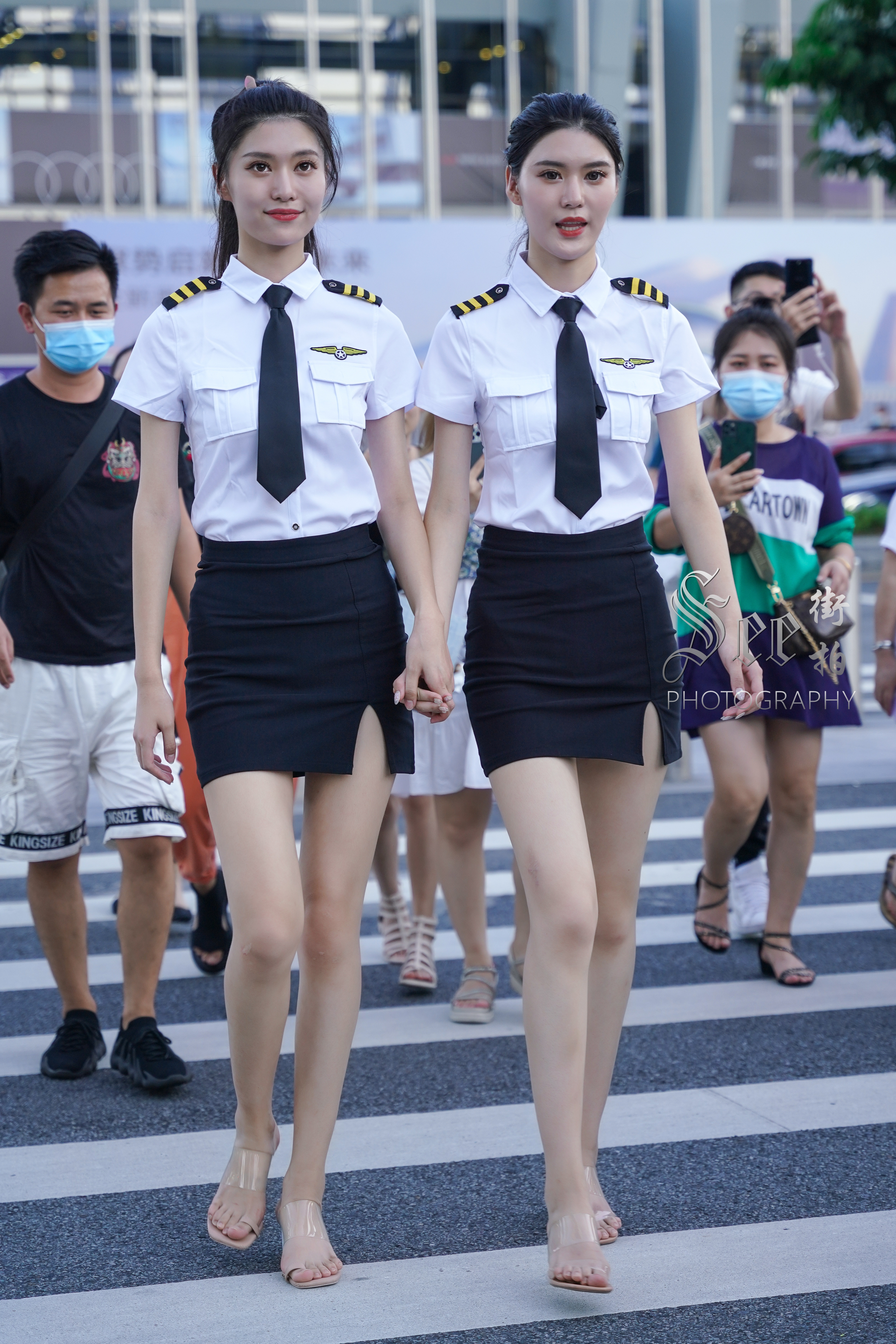 黑白搭配制服小姐姐 ​​​
