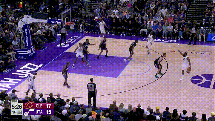 骑士超级巨星哈登真是太擅长小打大了！在今天骑士客场挑战爵士的比赛中，当时比赛进行