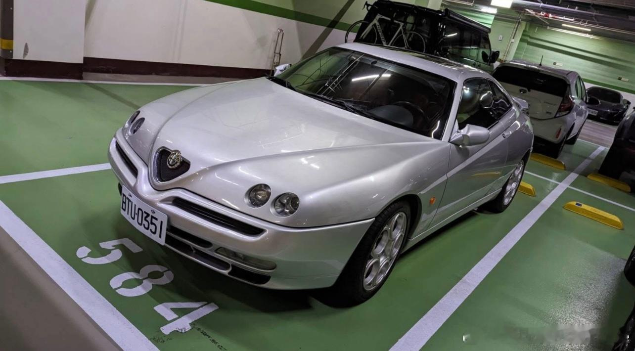 台湾老车🇮🇹2000年Alfa Romeo GTV Busso 3.0 V6