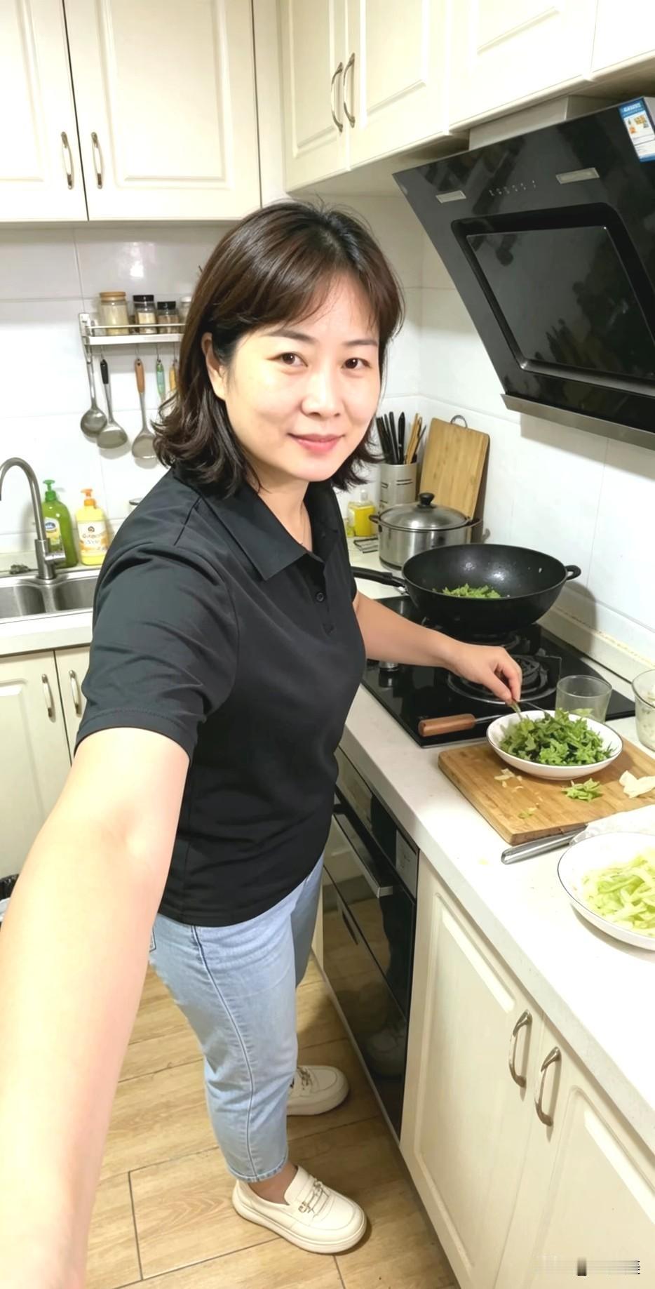 知性好闺蜜，美美哒。[耶]
今天特意去闺蜜家里串门，本来想着随便对付一口就行，结