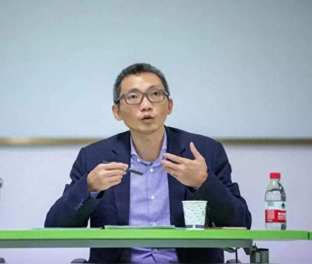 腾讯最神秘创始人：别人拼命赚钱时，他却提前退场了