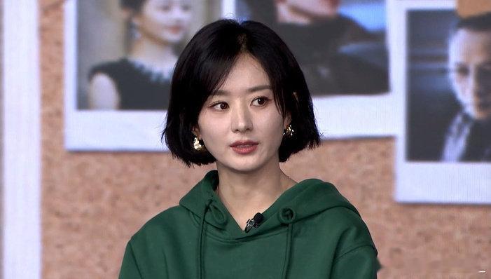 #乔妍的心事#放出来的视频里最让我印象深刻的是乔妍去摸姐姐的手[泪][泪]然后有