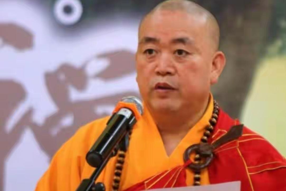 释永信，少林寺主持，一个和尚，出家人，本应四大皆空，却把当和尚当生意来做，贪腐上