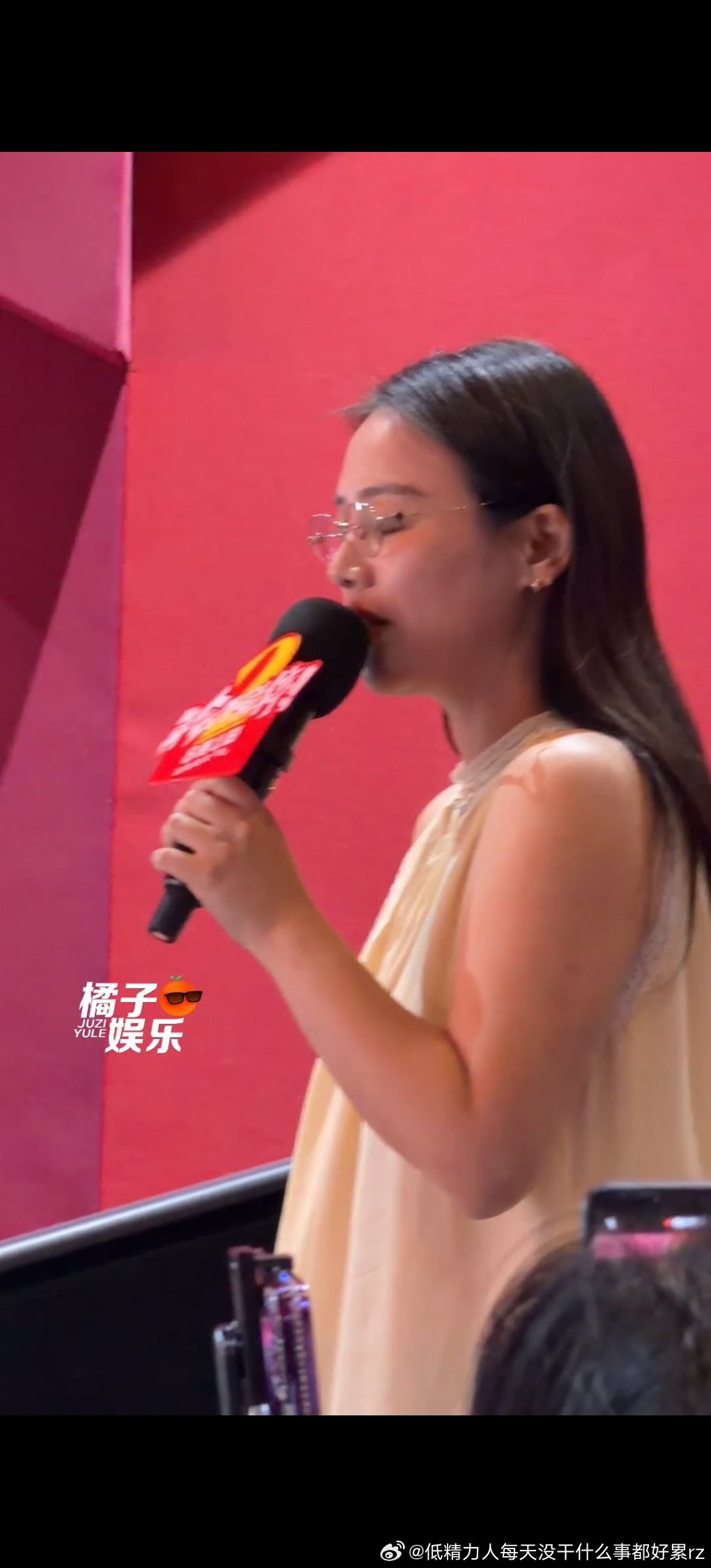 这什么雷霆角度这么拍大臂也太粗了 