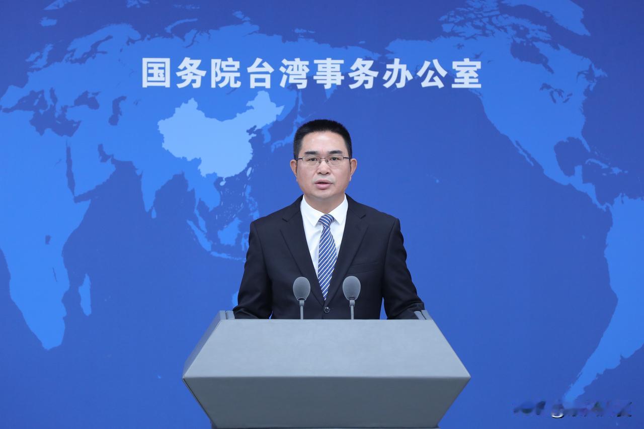 赖清德持续被批致绿营发言人崩溃！不少人只把民进党发言人的情绪失控当成一场闹剧，却
