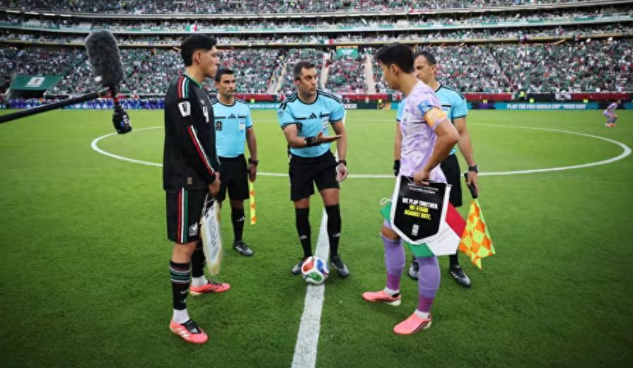 1-0！空门大礼！韩国门将这一脱手，把墨西哥“抱”进了世界杯32强
 
北京时间