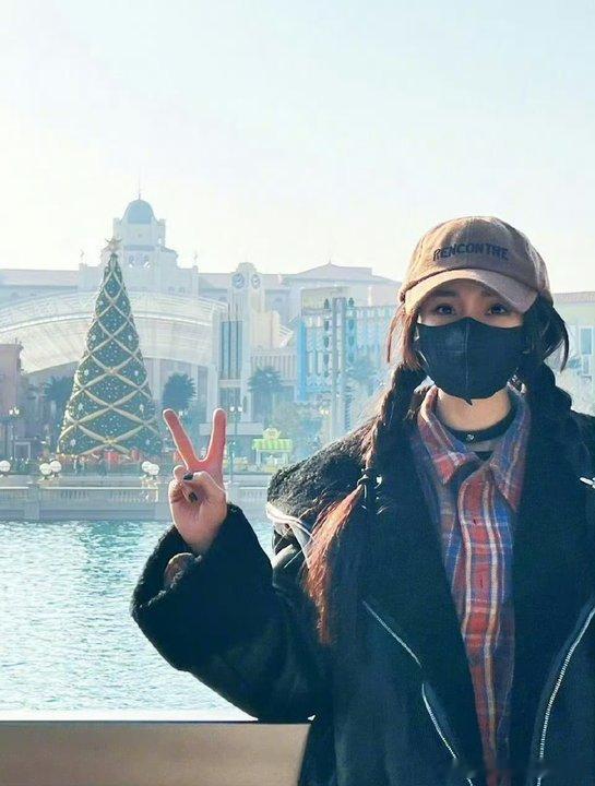 杨幂节气博主改旅行博主杨幂国庆去旅行幂姐国庆要去旅行啦，这是节气博主改旅行博主啦