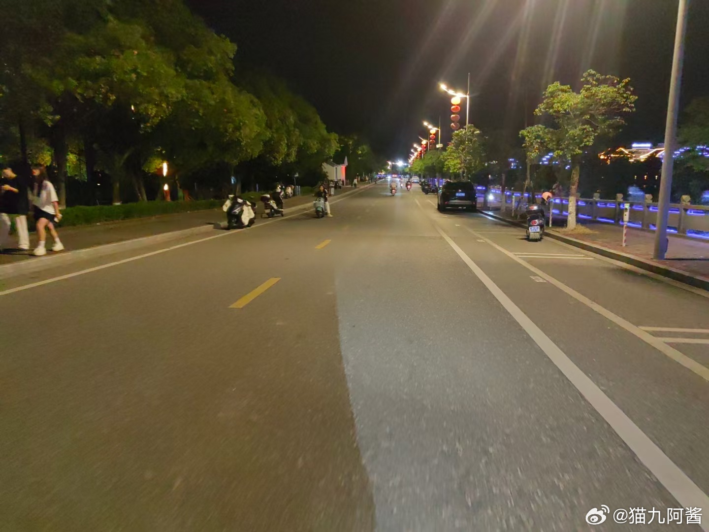 夜晚的风 吹散了白天的疲惫 ​​​