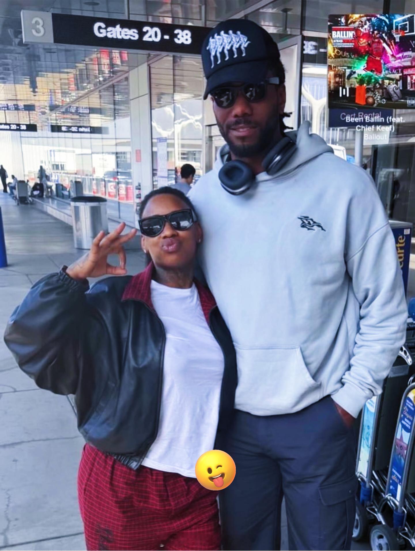 伦纳德和说唱歌手Sexyy Red现身洛杉矶国际机场 nba点赞成金