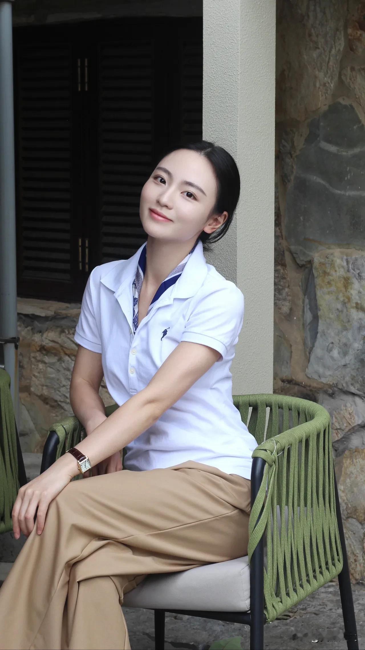 休闲时刻
不喜和人过多接触，
自己呆着才舒服