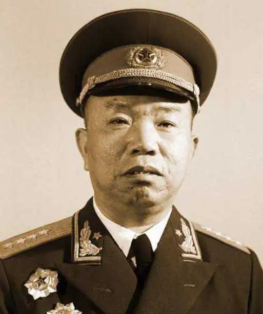 60年代王树声悄悄在阳台远远注视彭德怀，连彭总都不敢上前打招呼，这是什么原因呢？