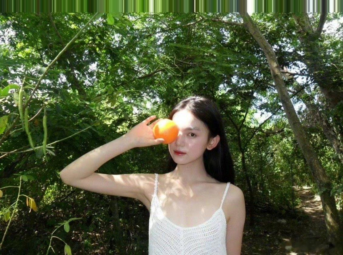 吴浔知夏有效出道 05后小花吴浔知夏这波出道真的让人眼前一亮！时尚活动上气场全开
