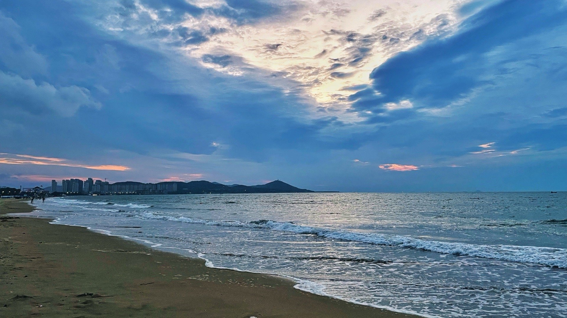 国庆闭关，想念海边。#生活手记##青岛旅游[超话]##青岛旅游# ​​​