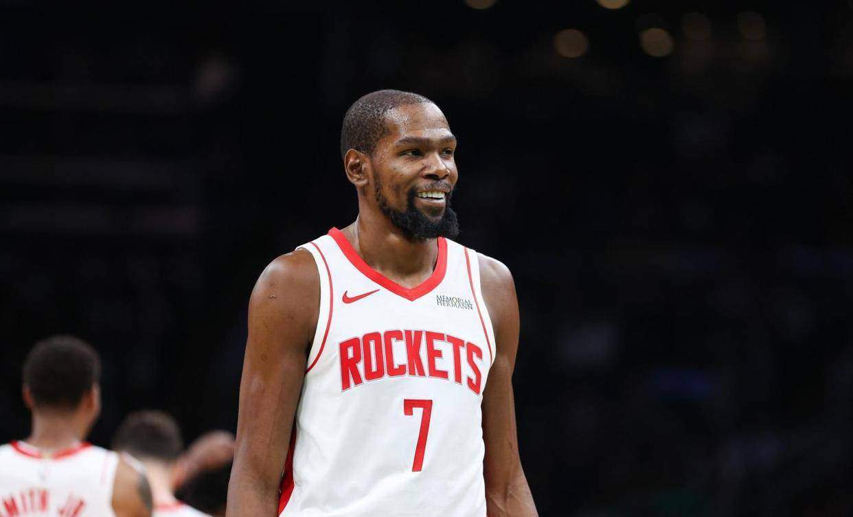 杜兰特：今日对阵76人出战44分钟，投篮21中13，三分球8中5，罚球6中5，砍