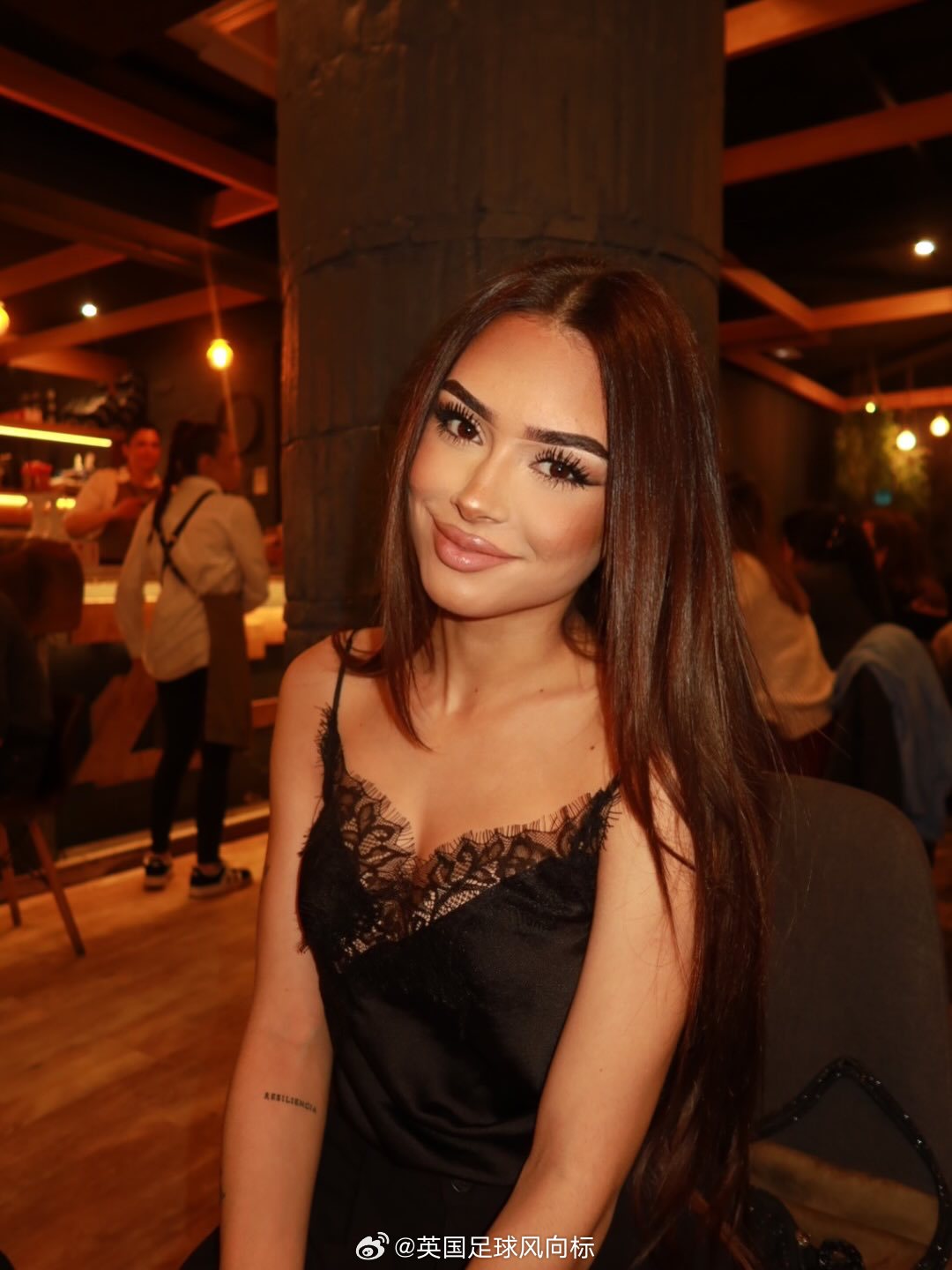 【加纳乔官宣新女友】切尔西边锋加纳乔，在其个人IG的最新一条信息当中，贴出了新女