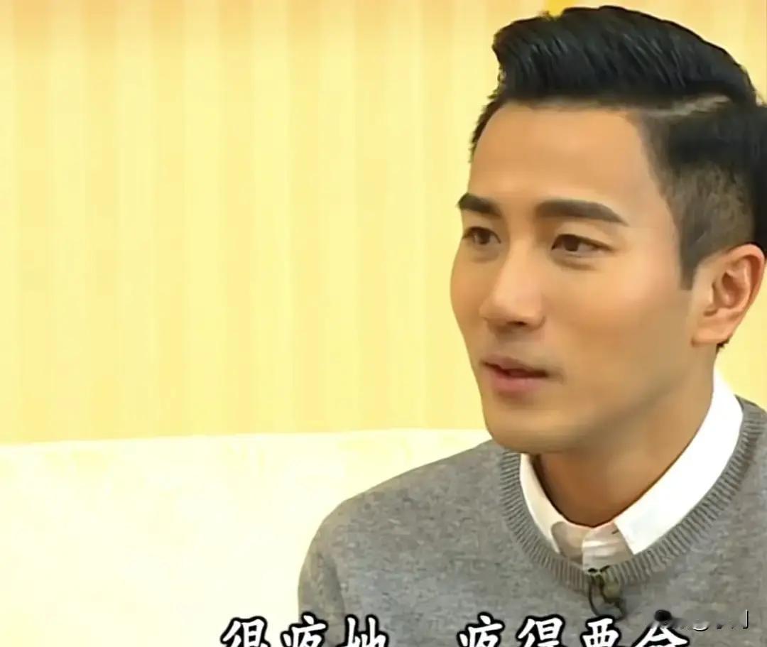 杨幂还没嫁进刘家时就常去陪刘恺威爸妈吃饭，节目里刘恺威说爸妈疼她超过疼自己。
