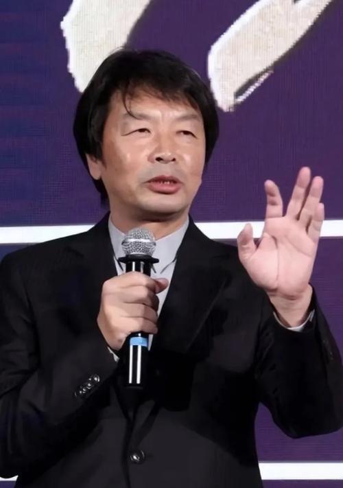 刘震云说：“没钱的时候，舍得卖力，钱就来了，这叫天道酬勤；有钱的时候，舍得花钱，