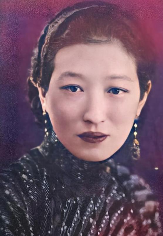 1949年，晚清首富盛宣怀的小女儿，集万千宠爱于一身的盛方颐在上海出租屋内自尽而