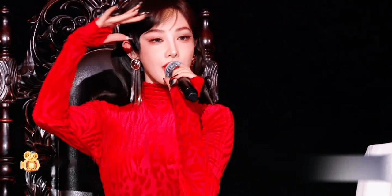 彭小苒不愧是浪姐出来的 谁还没被彭小苒这个舞台圈粉！台风稳到不行，动作游刃有余，