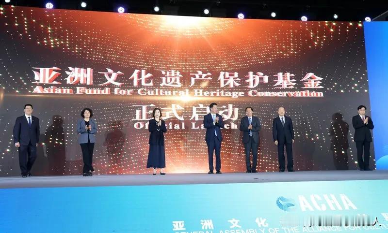 “过了二百年，谁绝户谁知道”，这话挺有意思。很多人纠结家族传承，觉得绝后是天大的