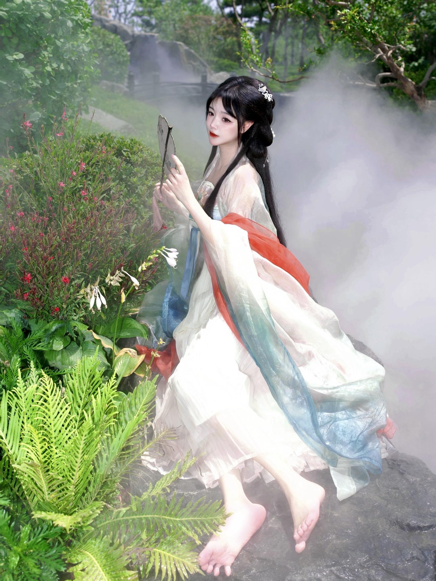 “她一生都困在回忆里”