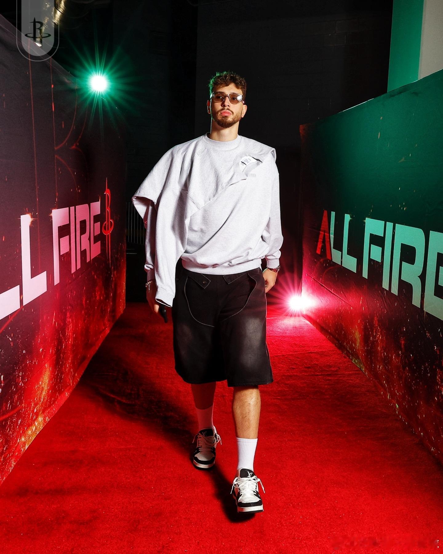 快船vs火箭 火箭潮男们今日上班的OOTD📸休斯顿火箭休斯顿火箭