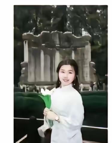 25岁，本该在医学路上逐光而行，一位湘雅规培研究生，却在刚结束夜班的深夜，永远告